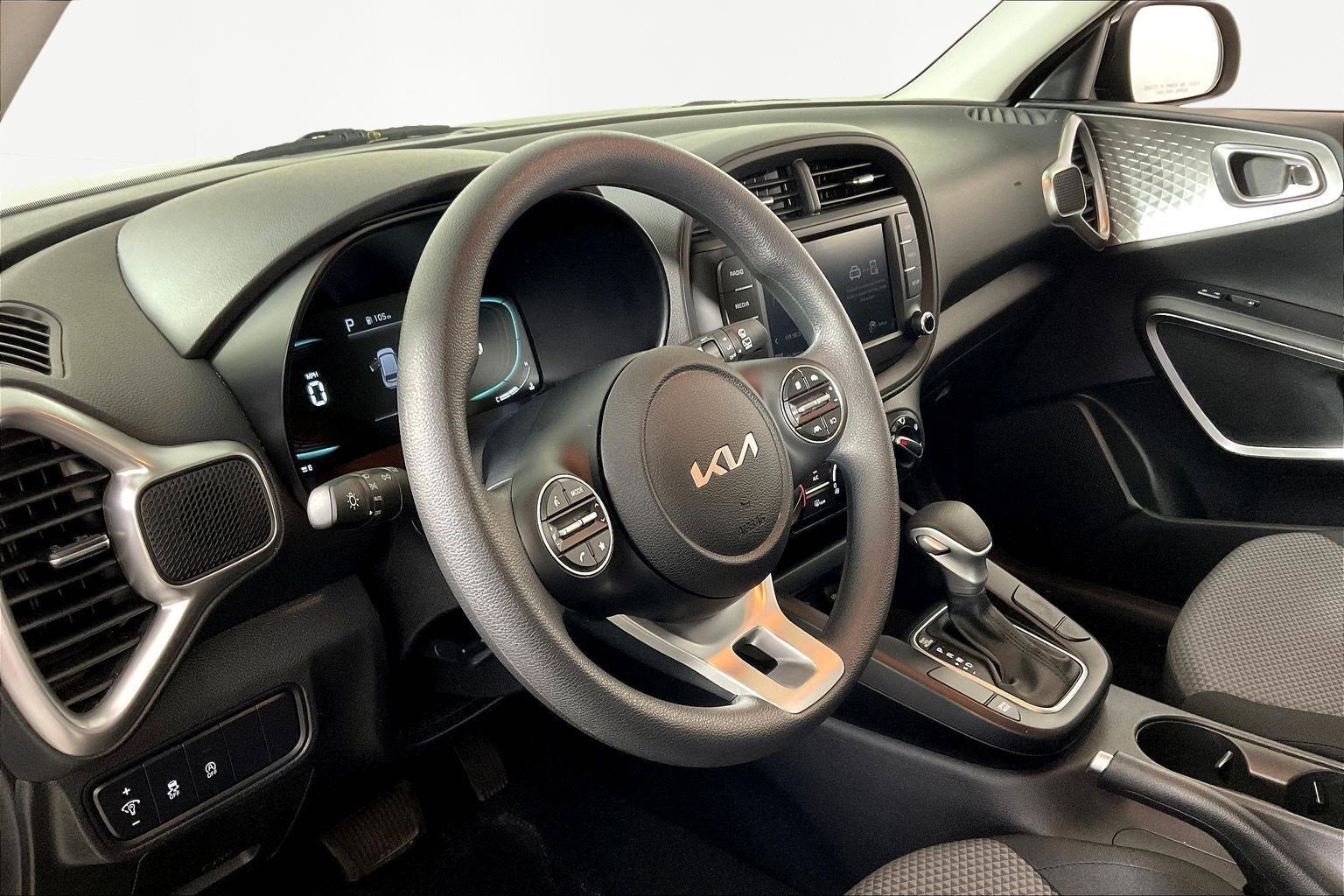 Used 2023 Kia Soul LX FWD image 16