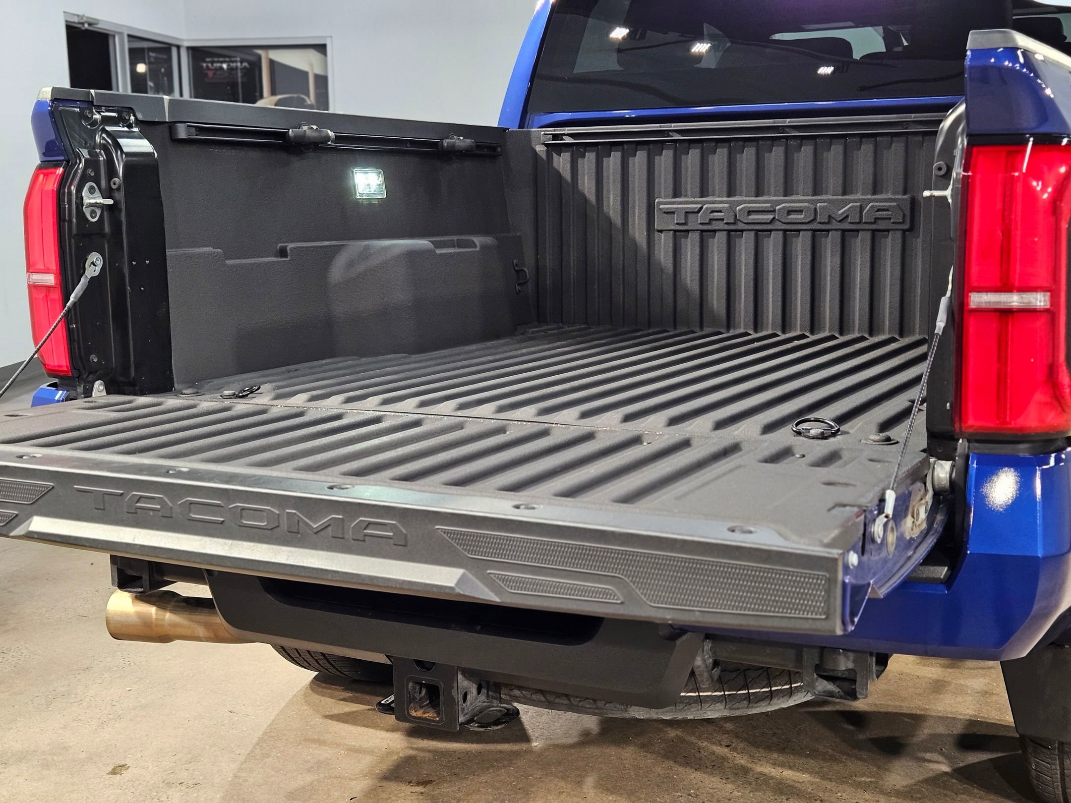 Used 2024 Toyota Tacoma TRD Sport image 18