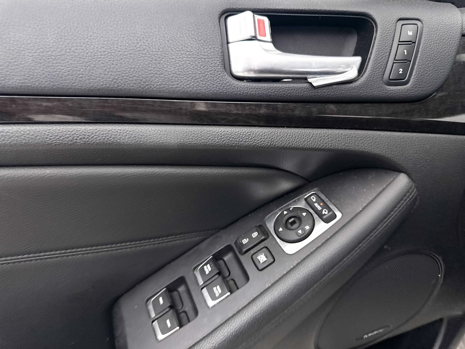 Used 2014 Kia Cadenza Premium w/ Luxury Package FWD image 23