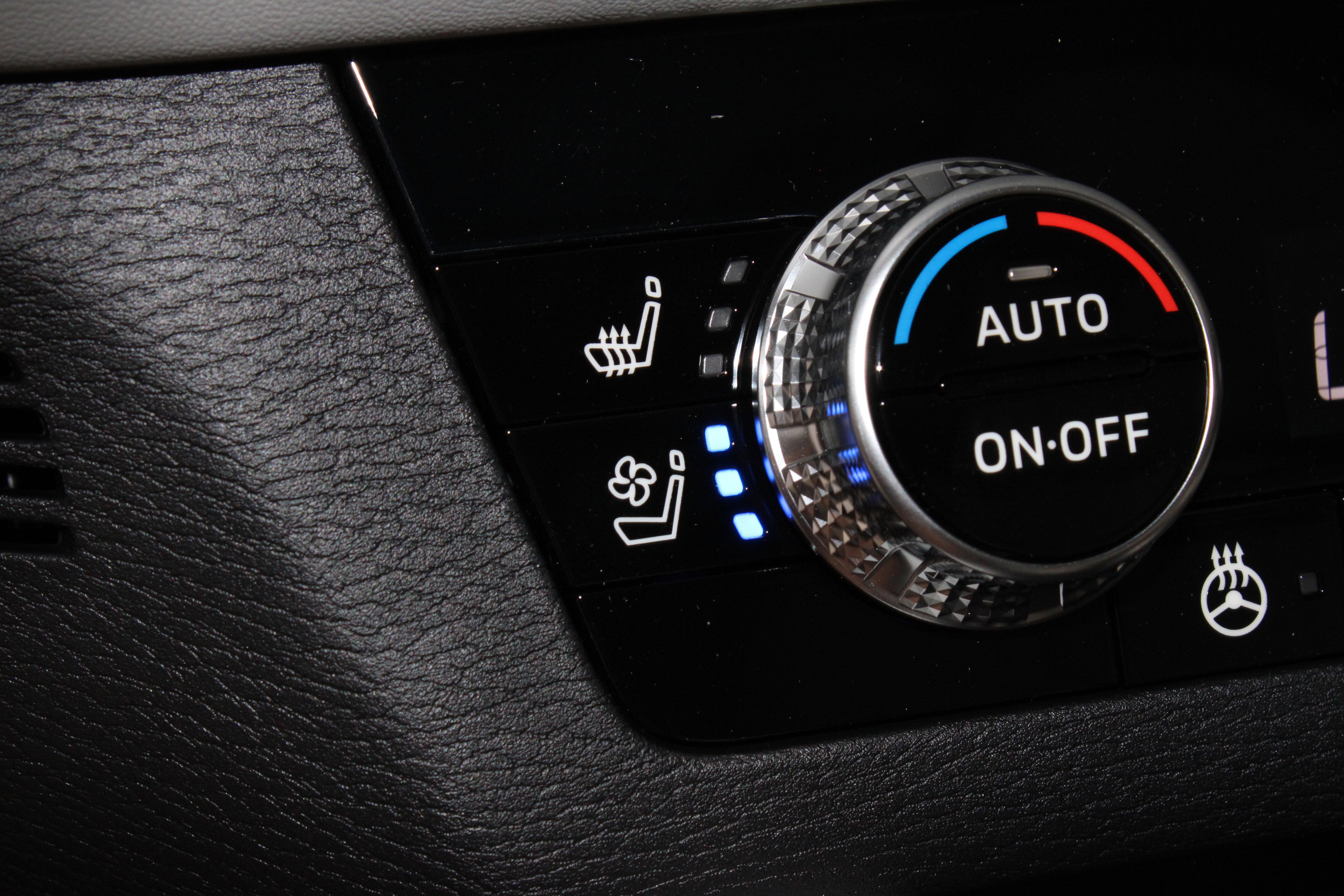 New 2025 Mitsubishi Outlander SEL image 27