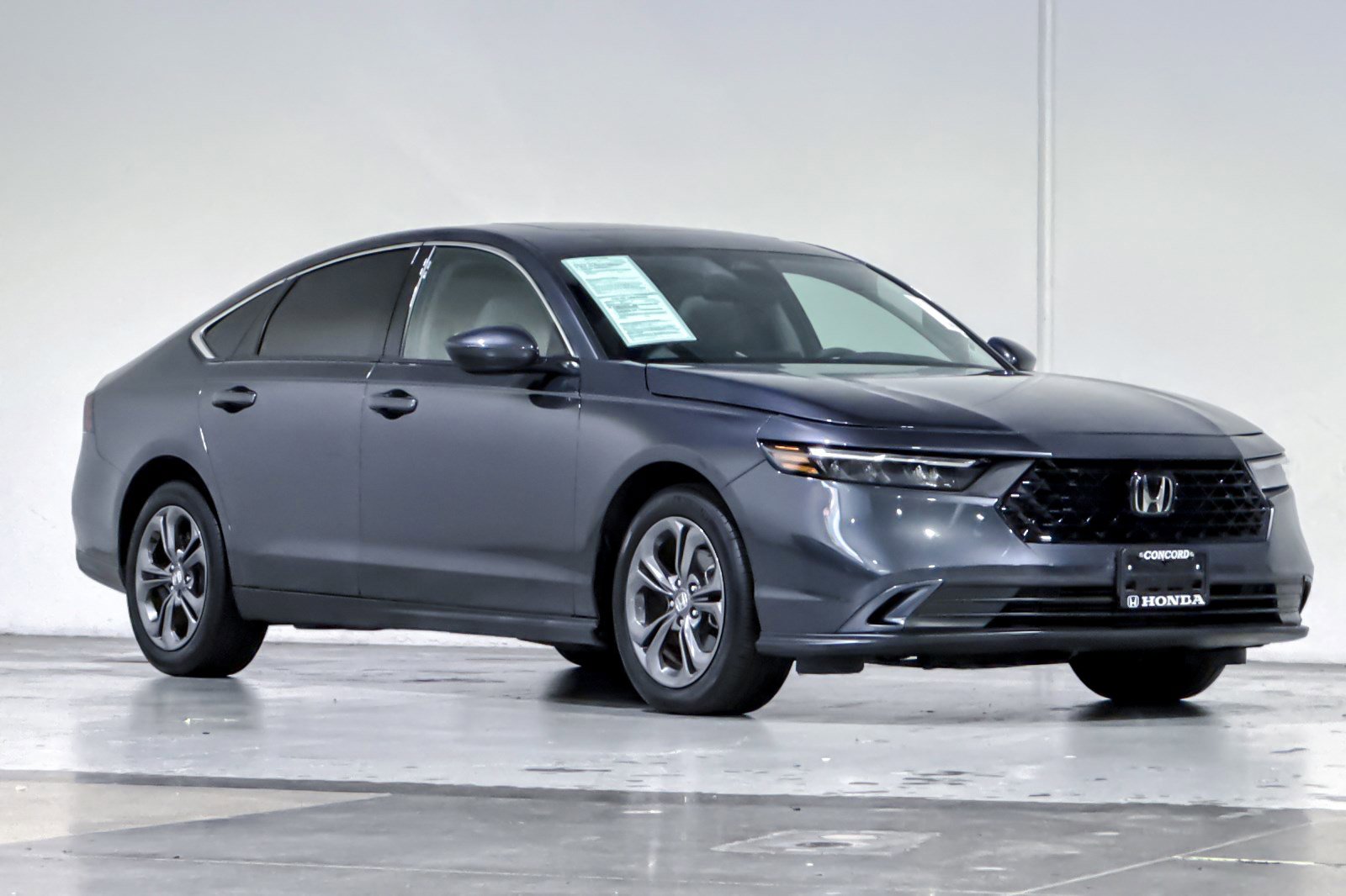 Used 2023 Honda Accord EX image 7