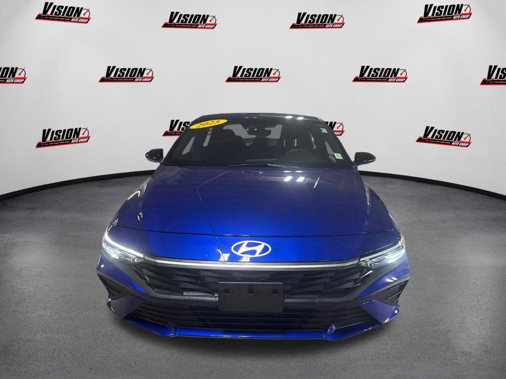 Used 2025 Hyundai Elantra Sport video 2