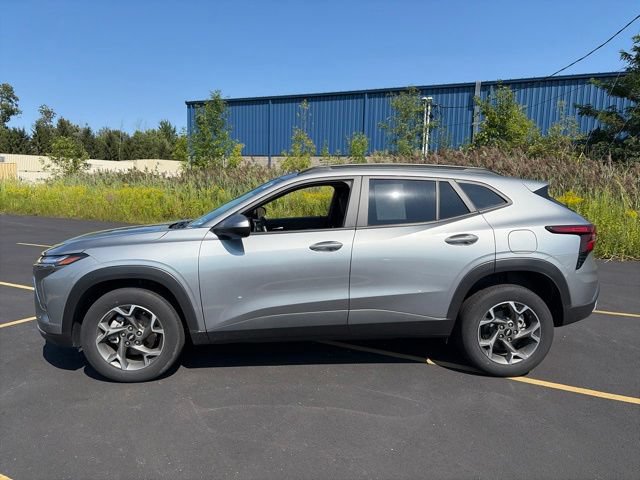 Used 2025 Chevrolet Trax LT w/ Driver Confidence Package FWD image 3