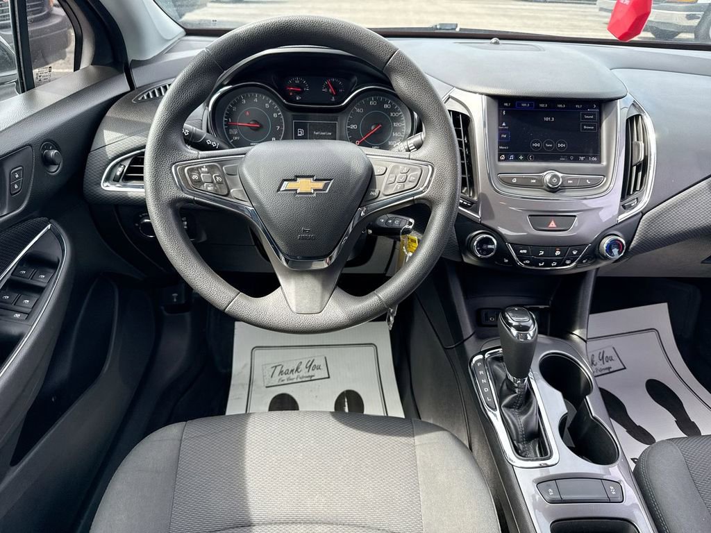 Used 2019 Chevrolet Cruze LT image 14