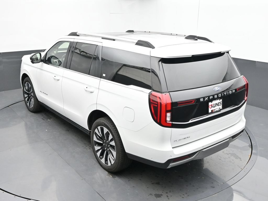 Used 2025 Ford Expedition Platinum w/ Driver's Package AWD/4WD image 28