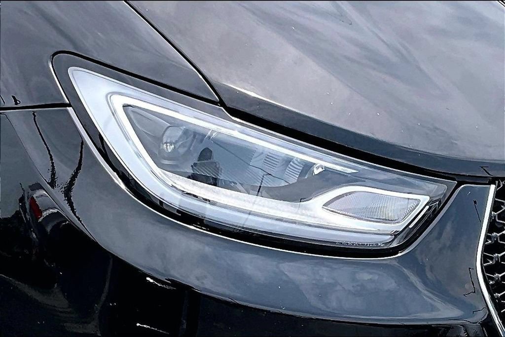 Used 2024 Chrysler Pacifica Touring-L FWD image 33