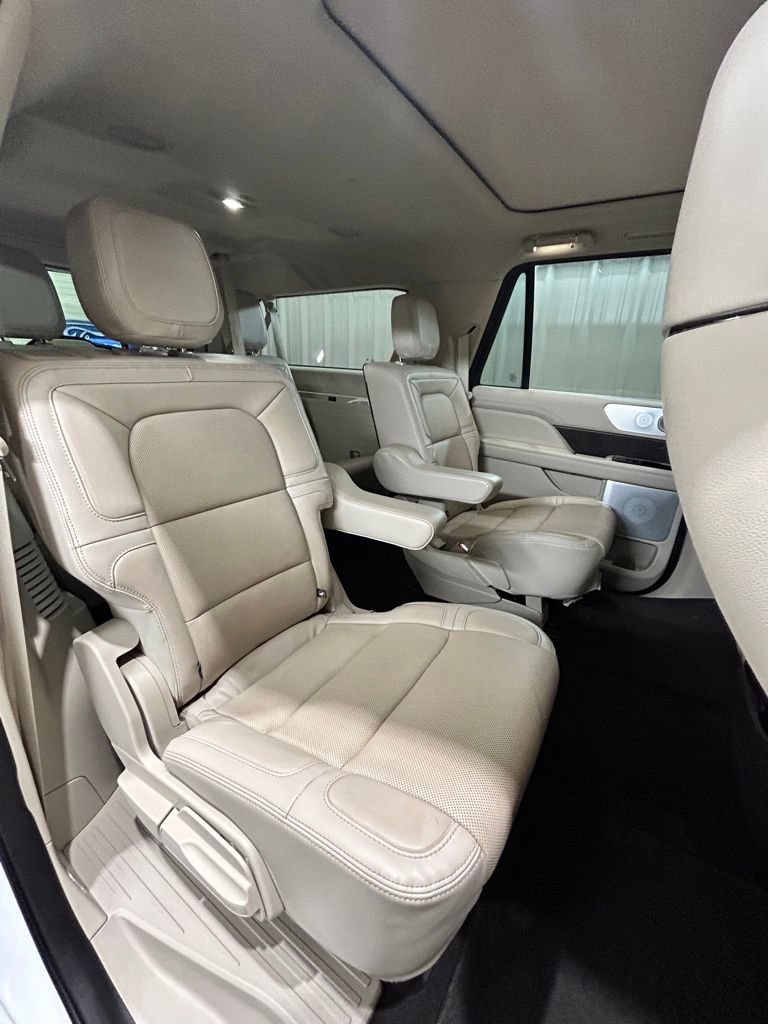 Used 2021 Lincoln Navigator L Reserve AWD/4WD image 22