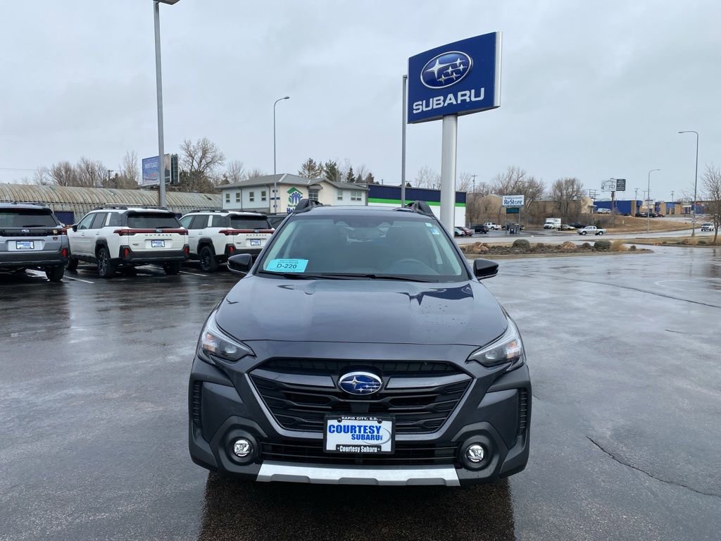 Used 2025 Subaru Outback Limited image 2