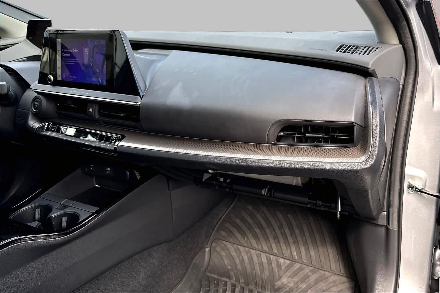 Certified 2024 Toyota Prius XLE FWD image 18