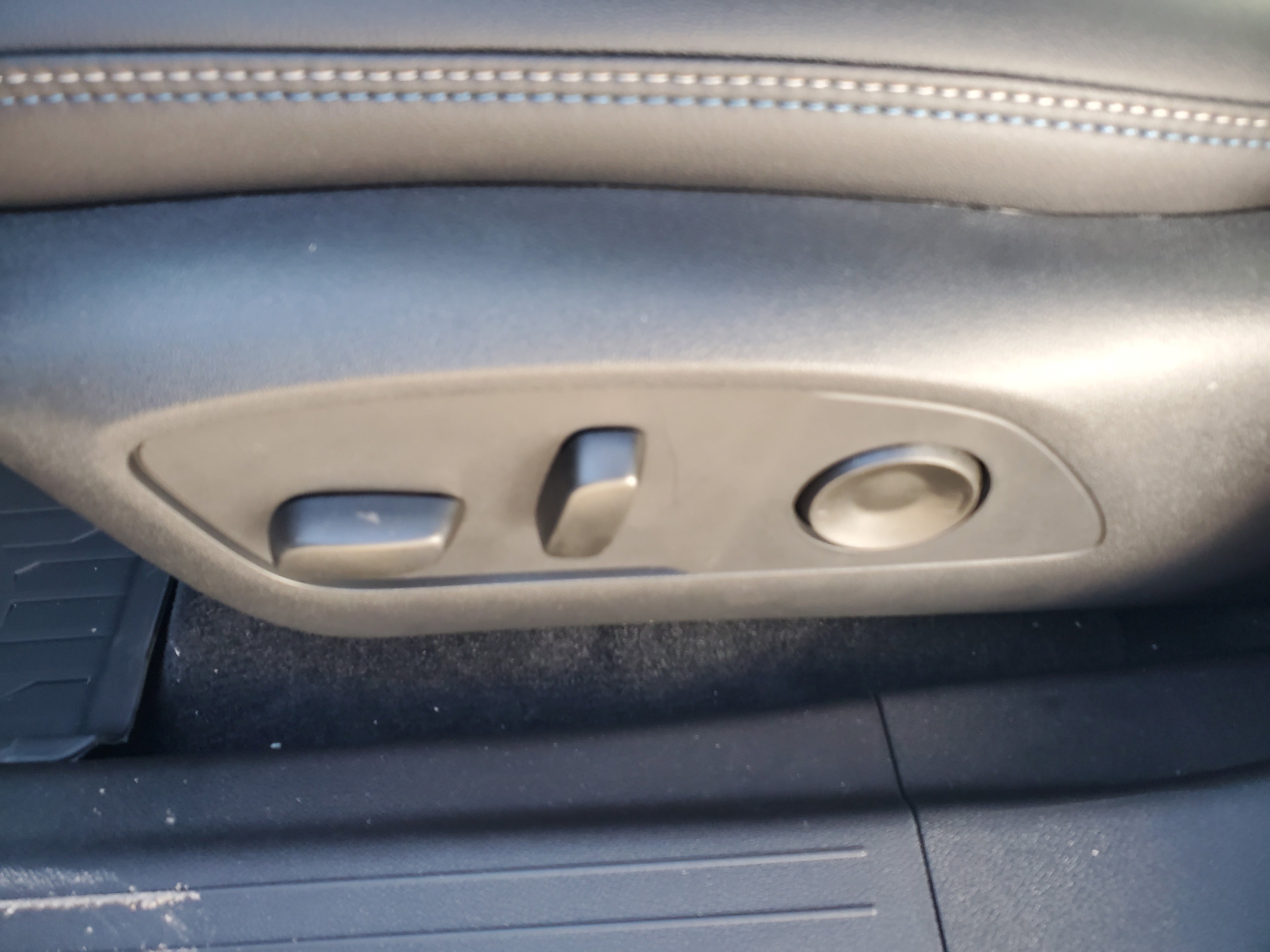 New 2026 Chevrolet Equinox EV LT image 6