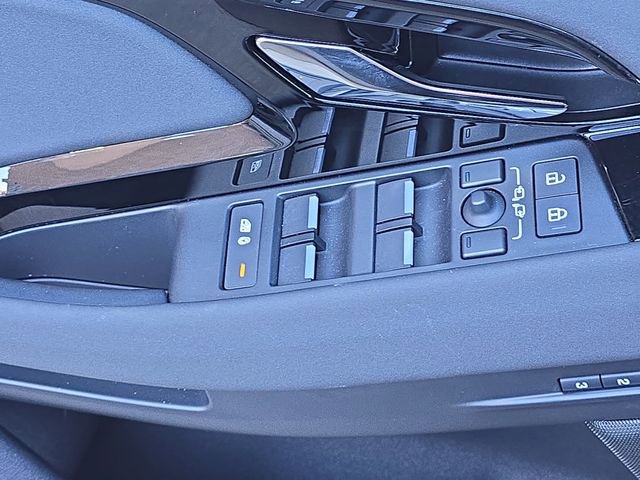 Certified 2025 Land Rover Range Rover Evoque S image 27