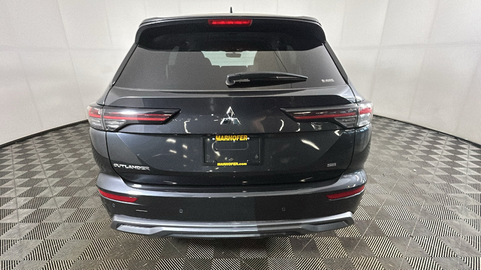Used 2025 Mitsubishi Outlander SE AWD/4WD image 3