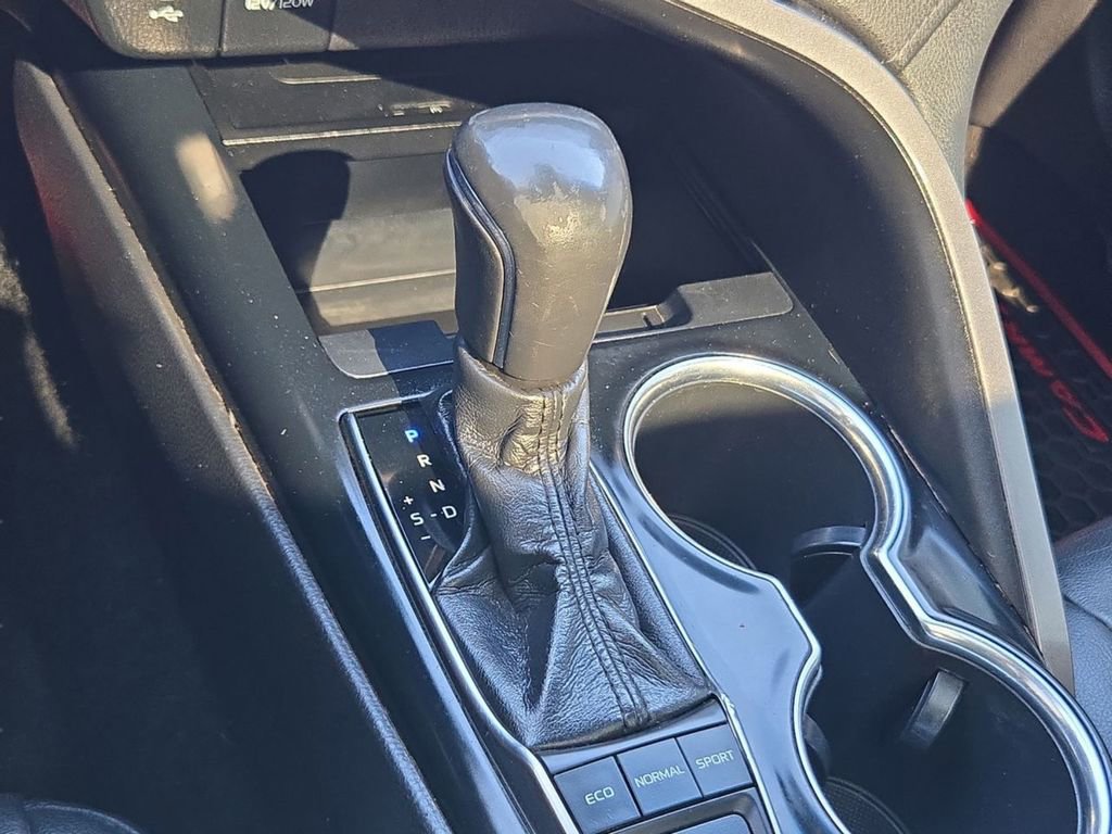 Used 2019 Toyota Camry XSE image 20