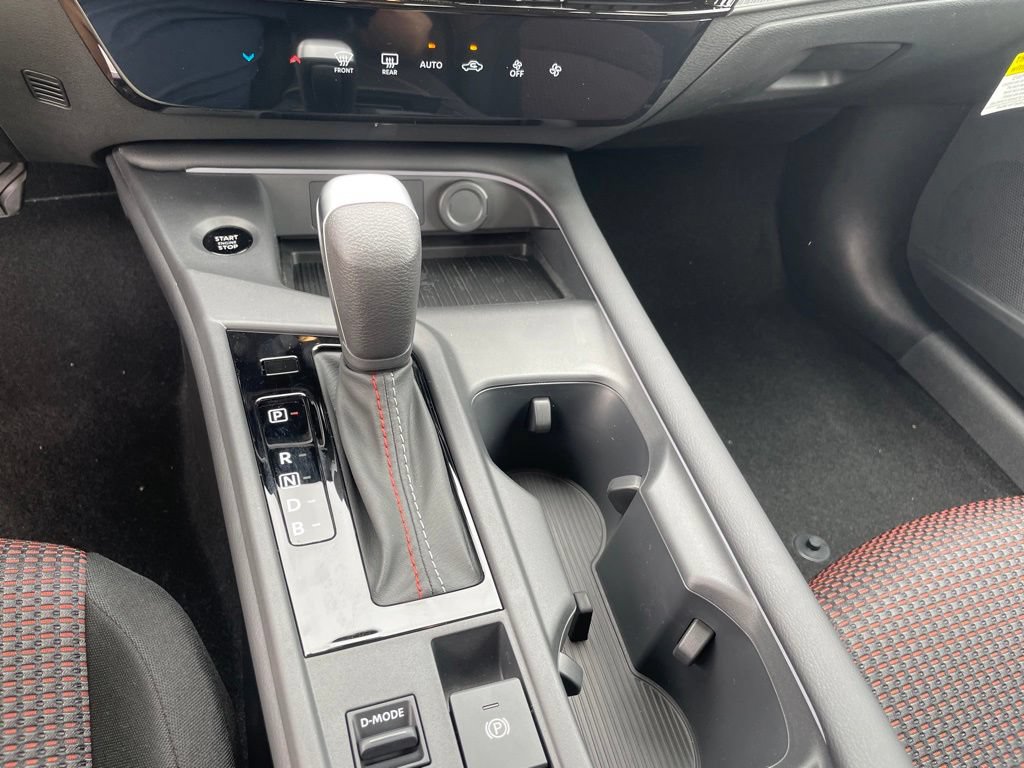 New 2026 Nissan Sentra SR w/ Floor Mat Package FWD image 15