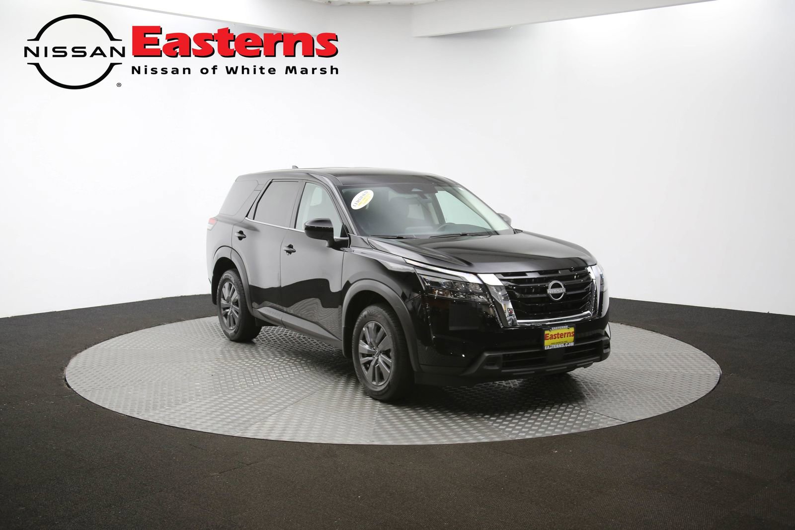 Used 2025 Nissan Pathfinder S image 74