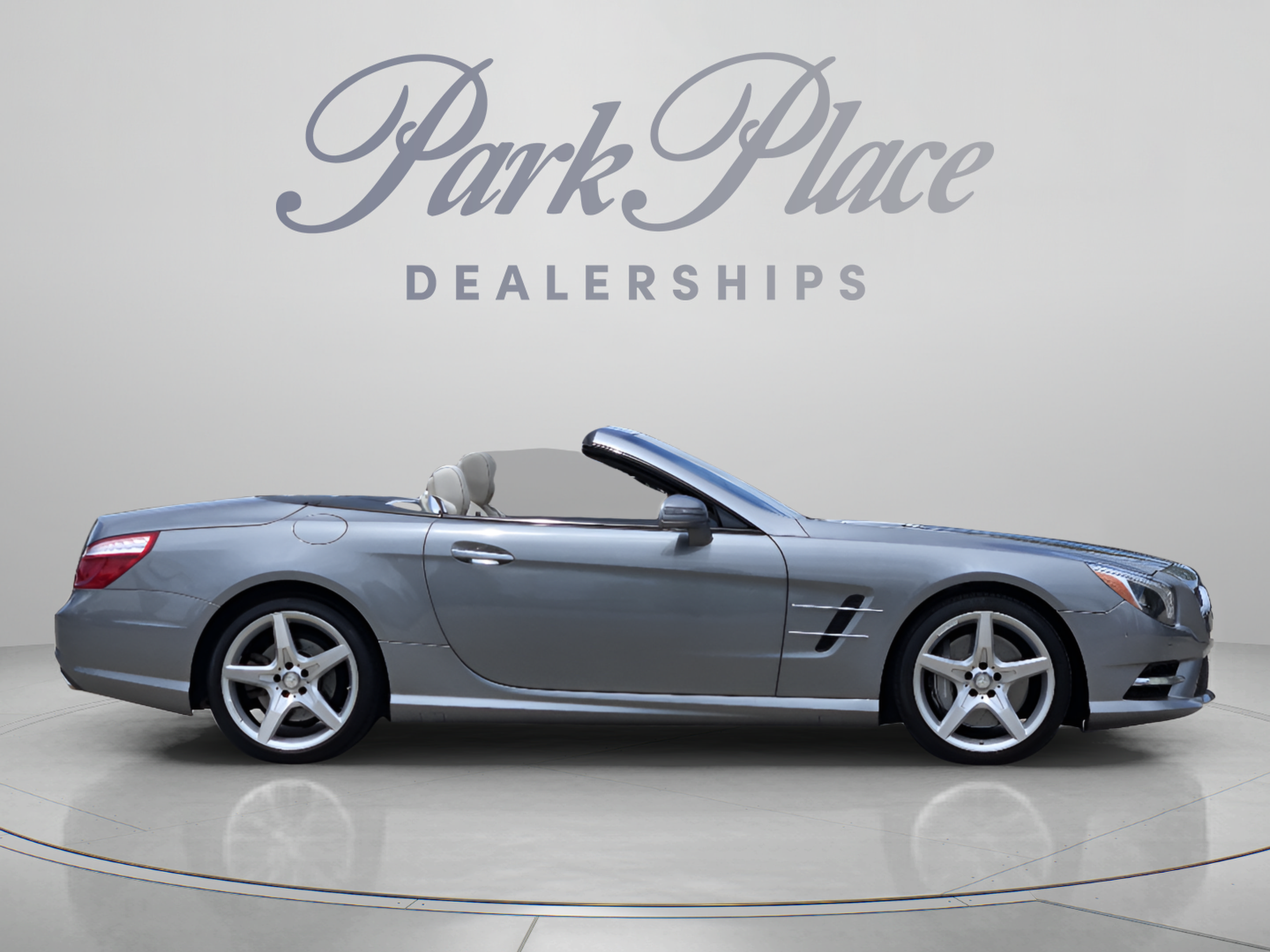 Used 2014 Mercedes-Benz SL 550 image 7
