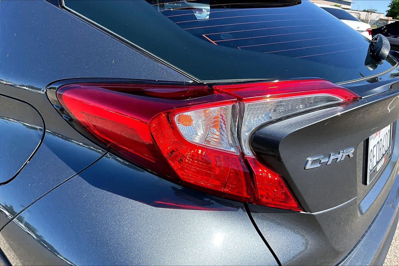 Used 2018 Toyota C-HR XLE FWD image 28