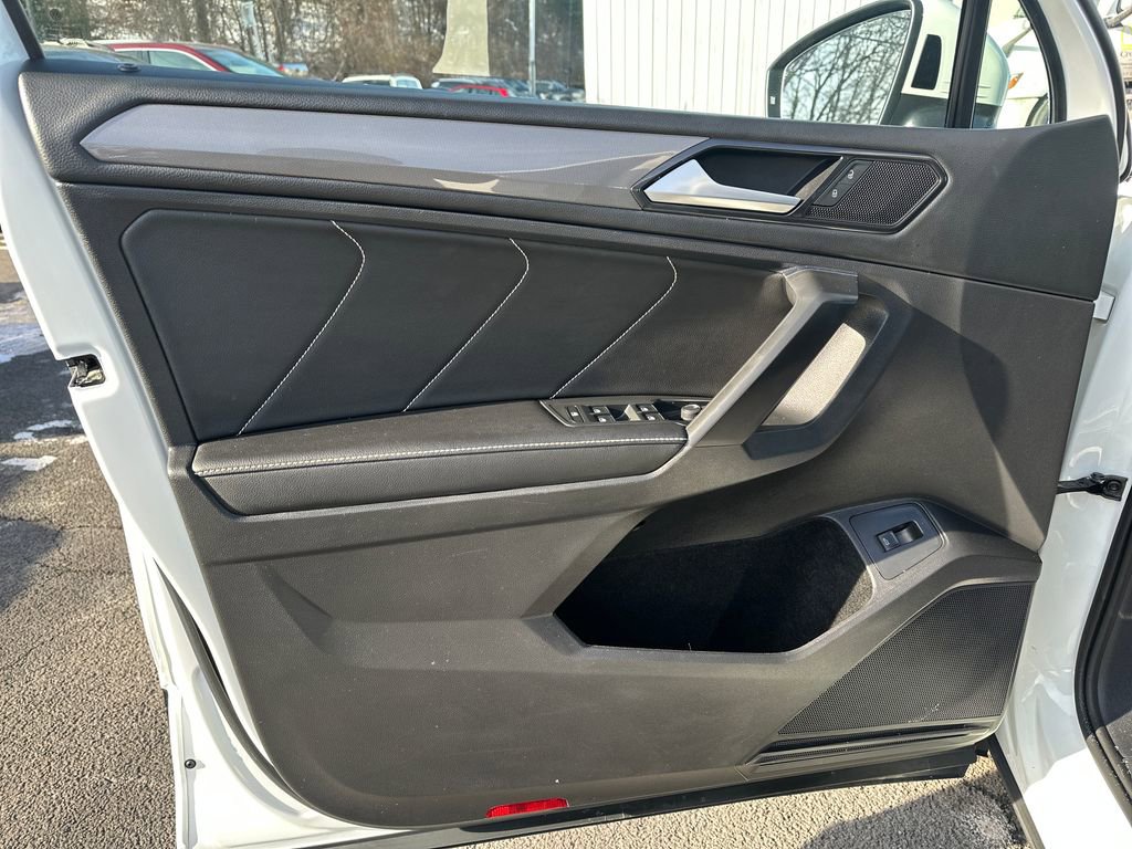 Used 2022 Volkswagen Tiguan SE image 5