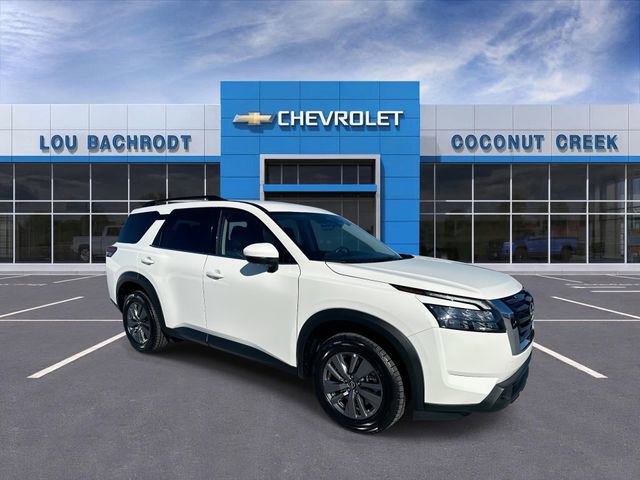 Used 2025 Nissan Pathfinder SV image 1