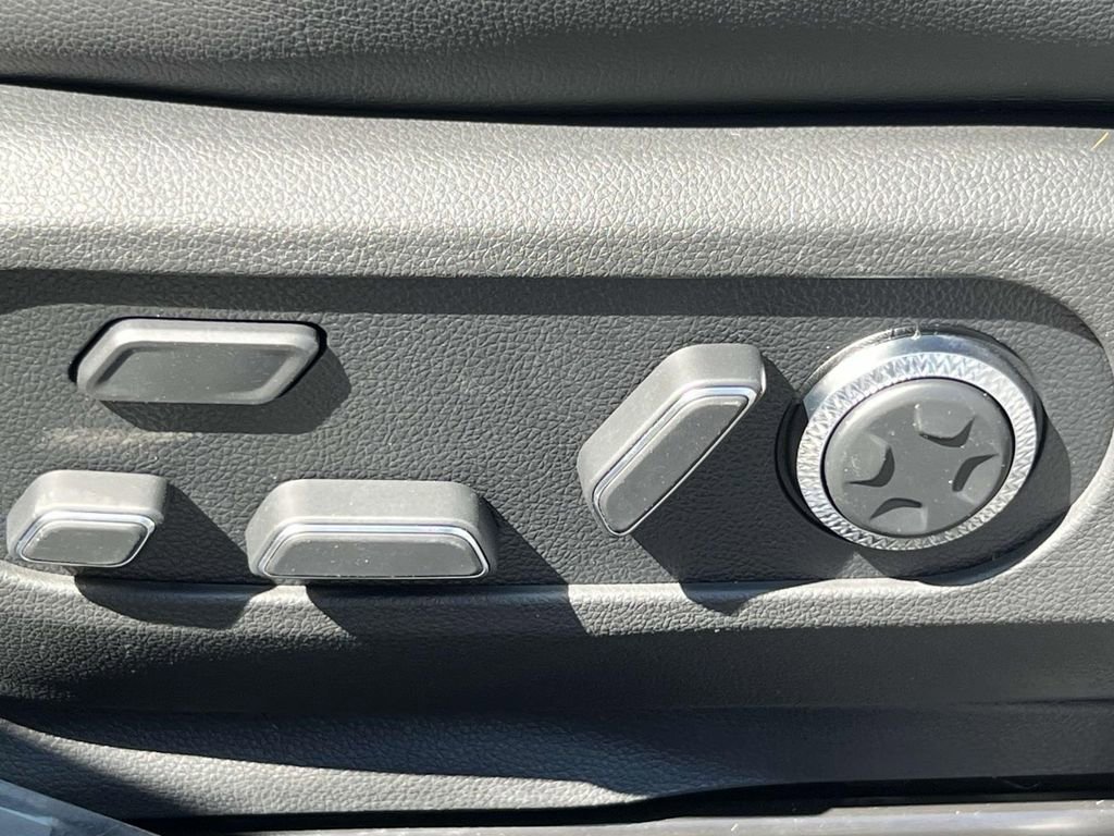 New 2024 Genesis GV60 Advanced AWD/4WD image 19