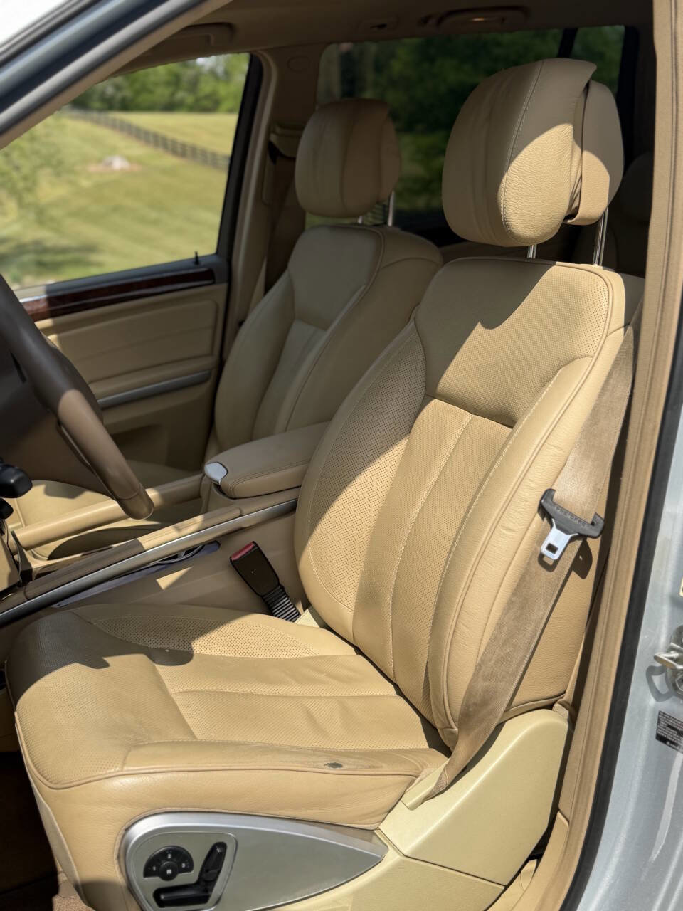 Used 2010 Mercedes-Benz GL 550 4MATIC image 8