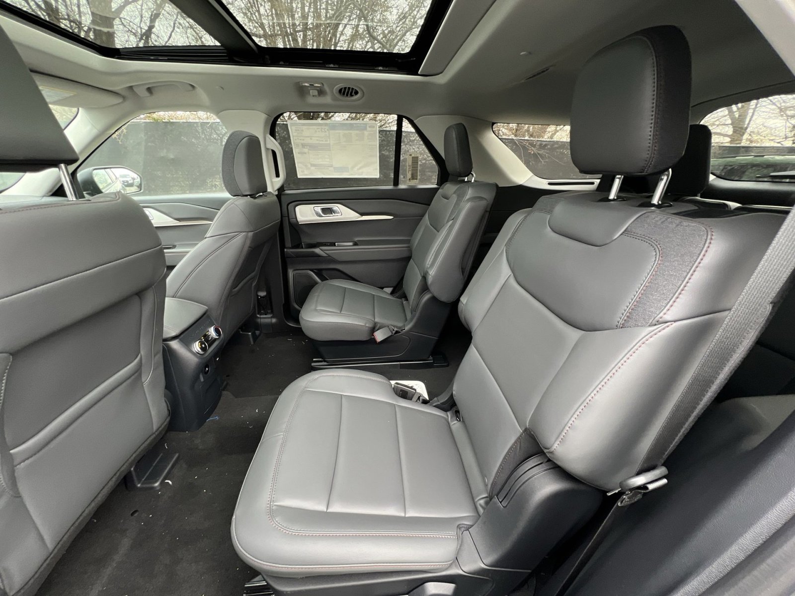 New 2025 Ford Explorer Active w/ Active Comfort Package image 25