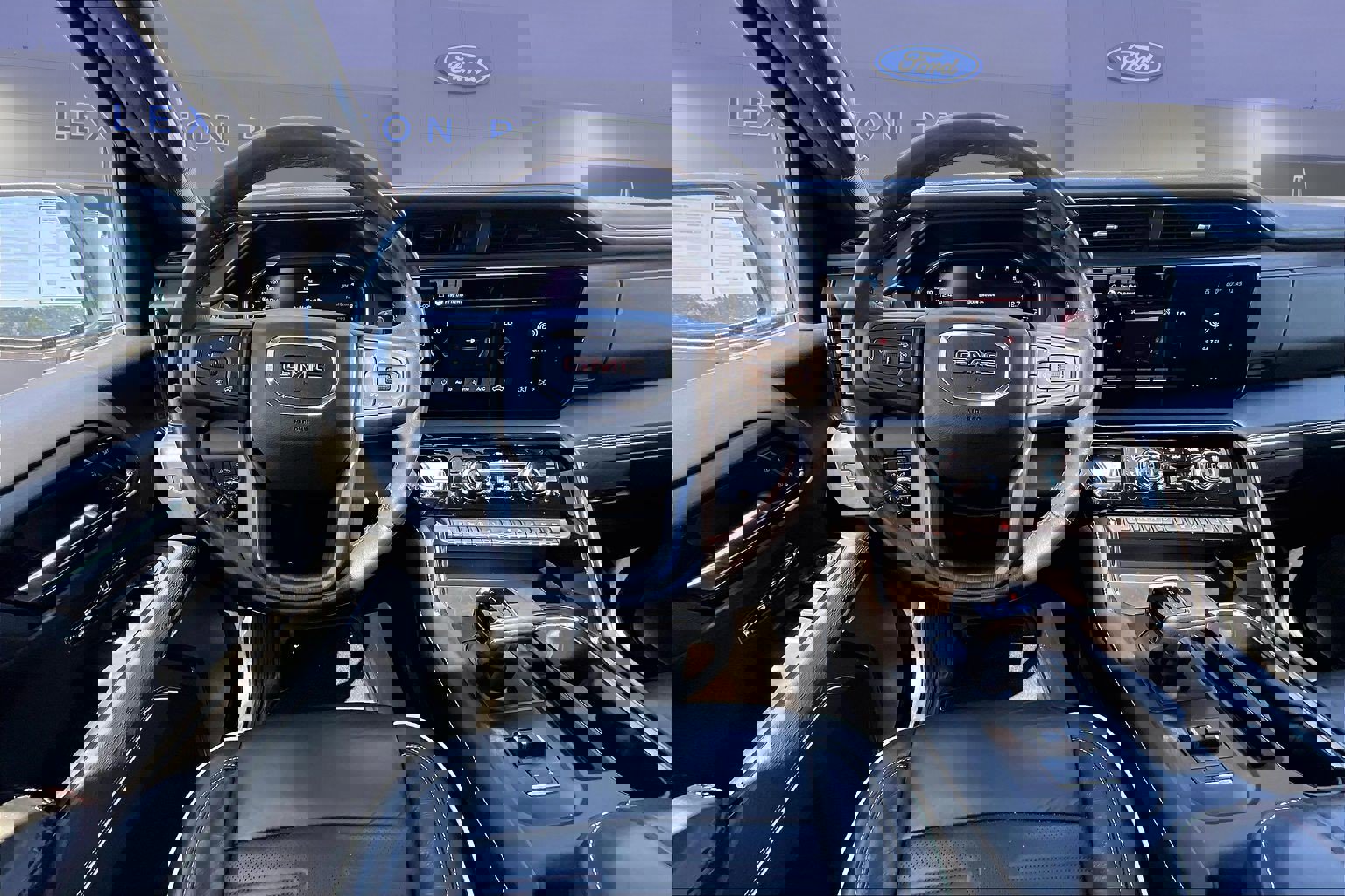 Used 2024 GMC Sierra 1500 AT4X image 9