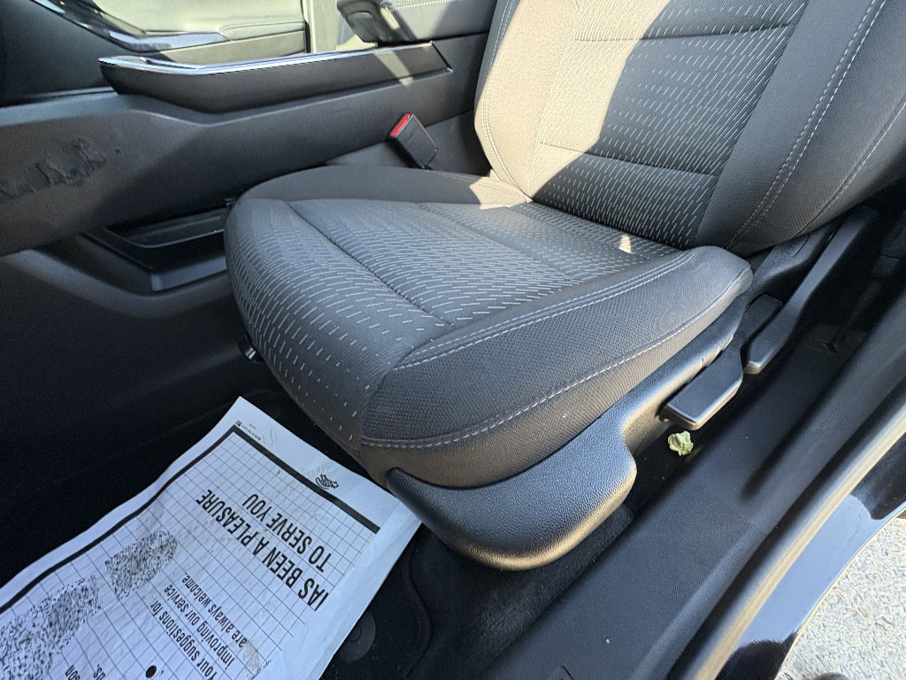 Used 2025 Chevrolet Equinox LT FWD image 32