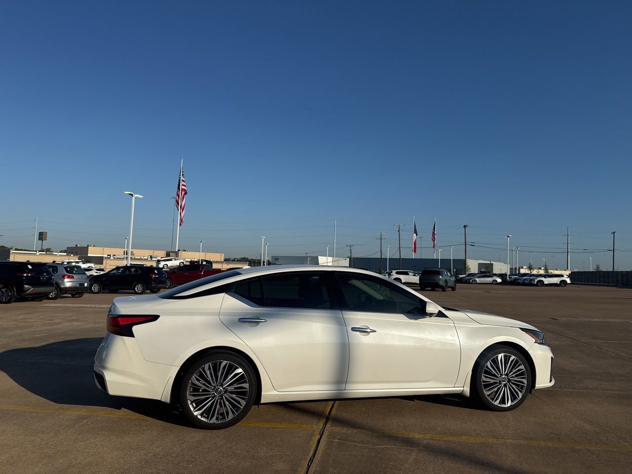 Certified 2023 Nissan Altima 2.5 SL FWD image 22