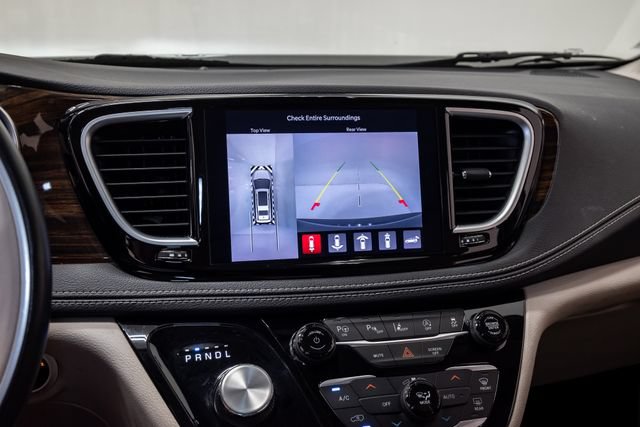 Used 2021 Chrysler Pacifica Limited w/ Premium & Safety Sphere Group AWD/4WD image 18