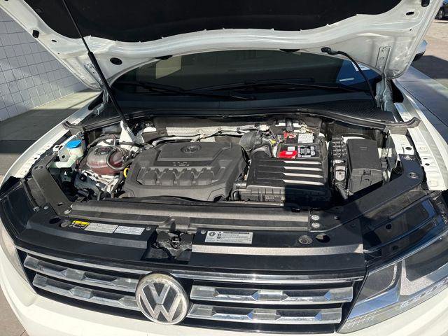 Used 2018 Volkswagen Tiguan SEL AWD/4WD image 22