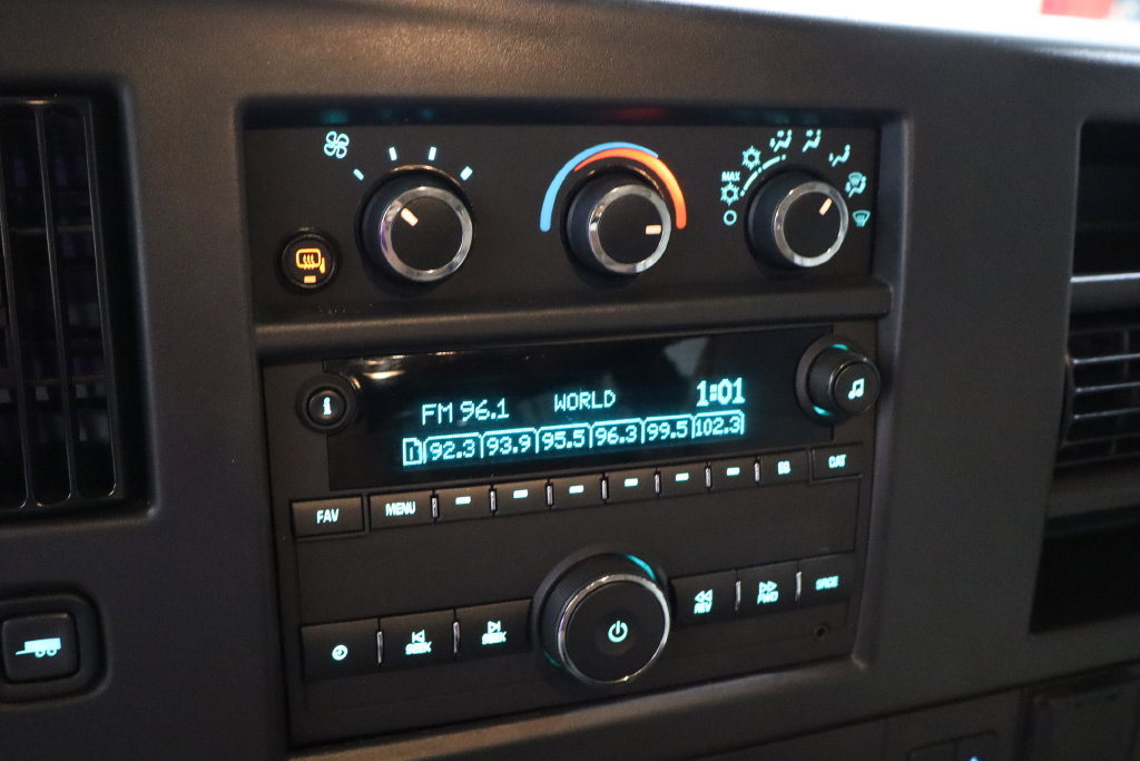 Used 2025 GMC Savana 3500 LT w/ LT Preferred Equipment Group RWD image 28