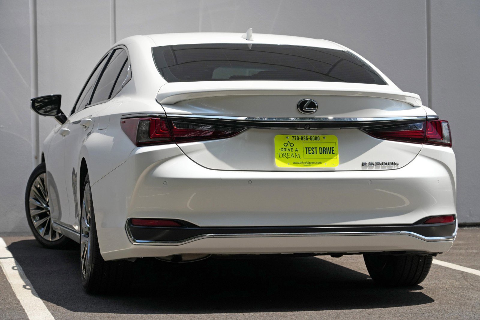 Used 2024 Lexus ES 300h w/ Accessory Package (Z2) FWD image 6