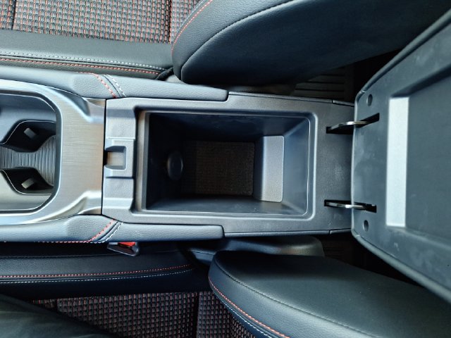 New 2026 Nissan Kicks SR w/ Cold Weather Package FWD image 25
