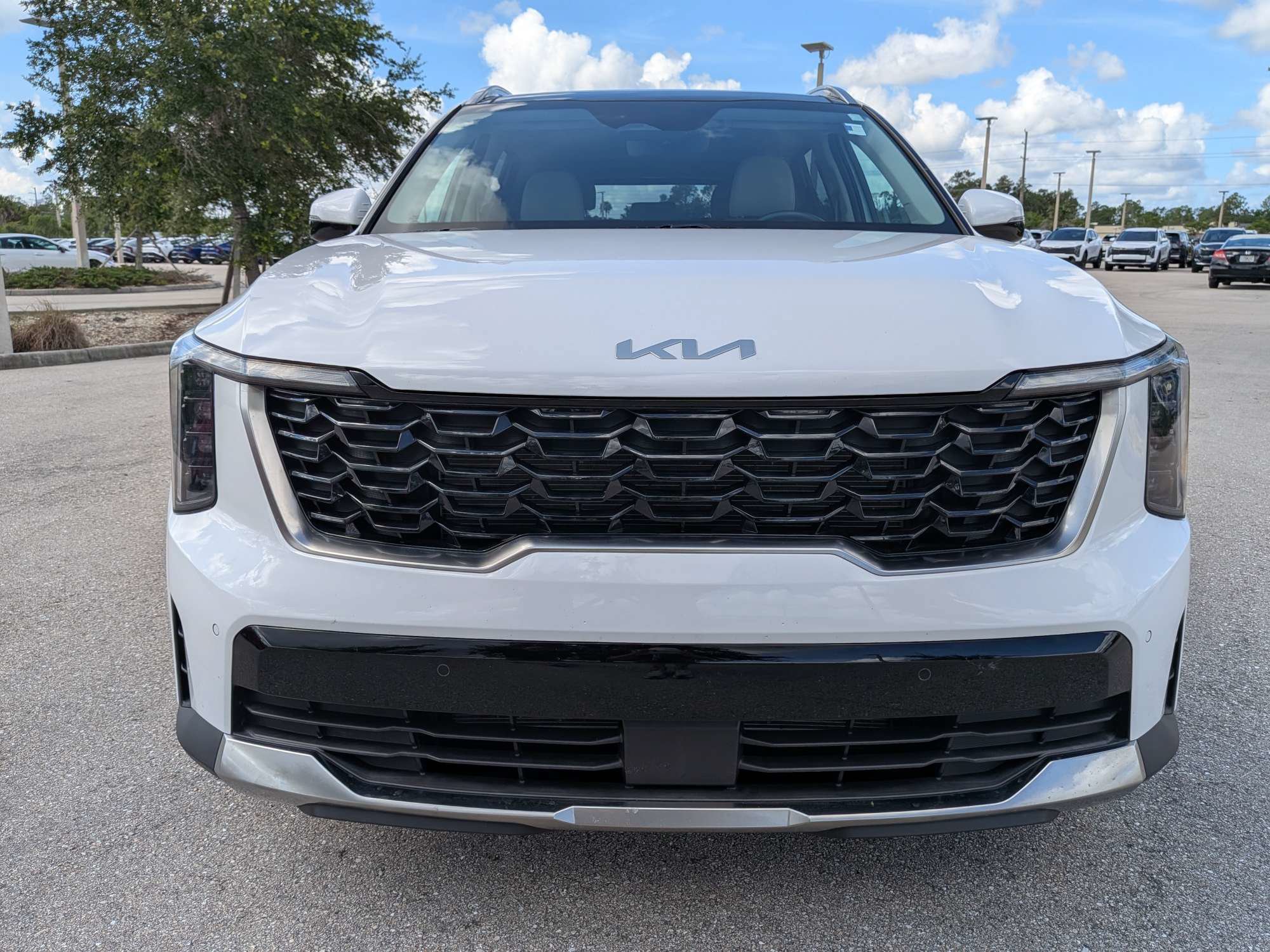 Certified 2025 Kia Sorento S w/ Panoramic Sunroof Package FWD image 3