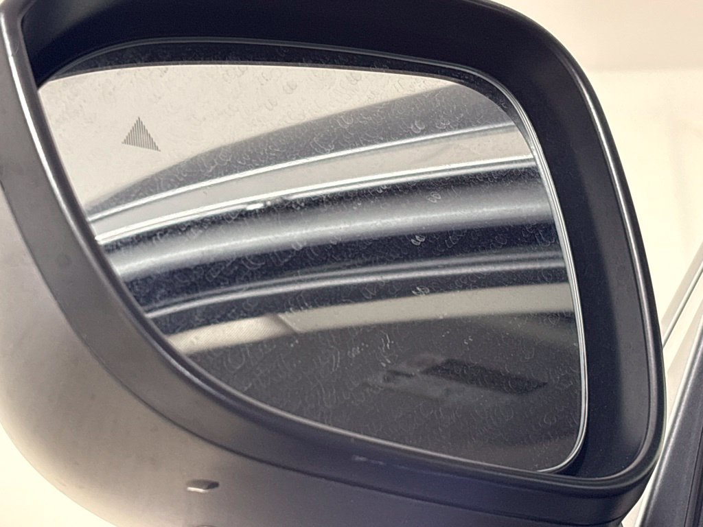Used 2025 Nissan Rogue SV FWD image 39