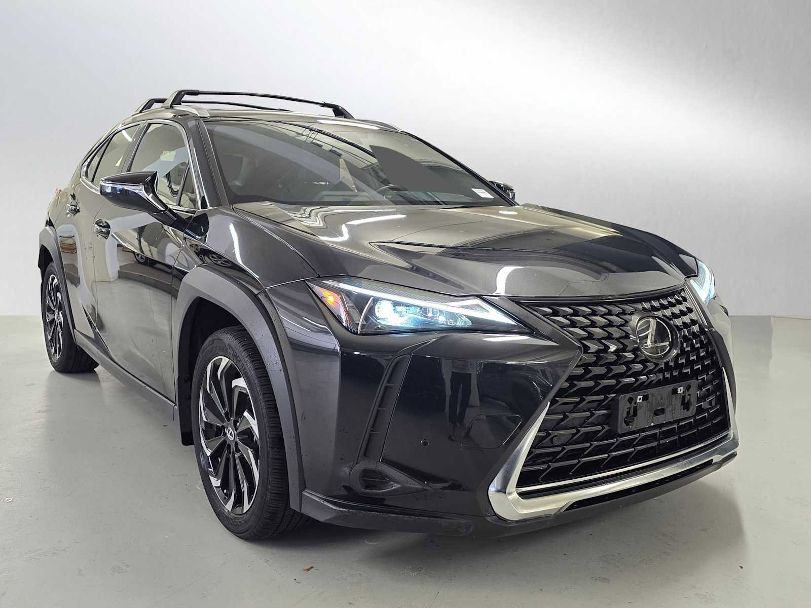 Used 2023 Lexus UX 250h FWD w/ Accessory Package (Z2) image 7