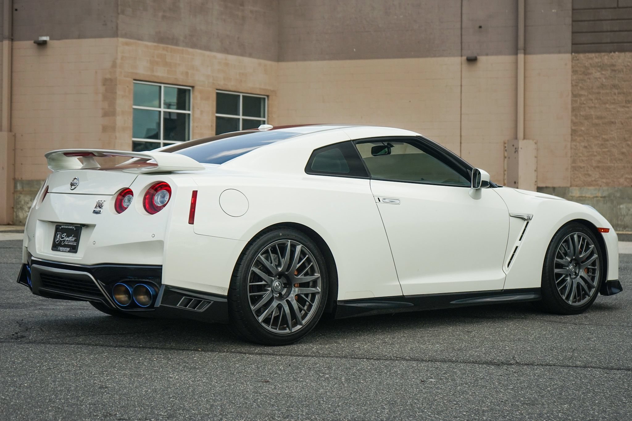Used 2020 Nissan GT-R Premium AWD/4WD image 4