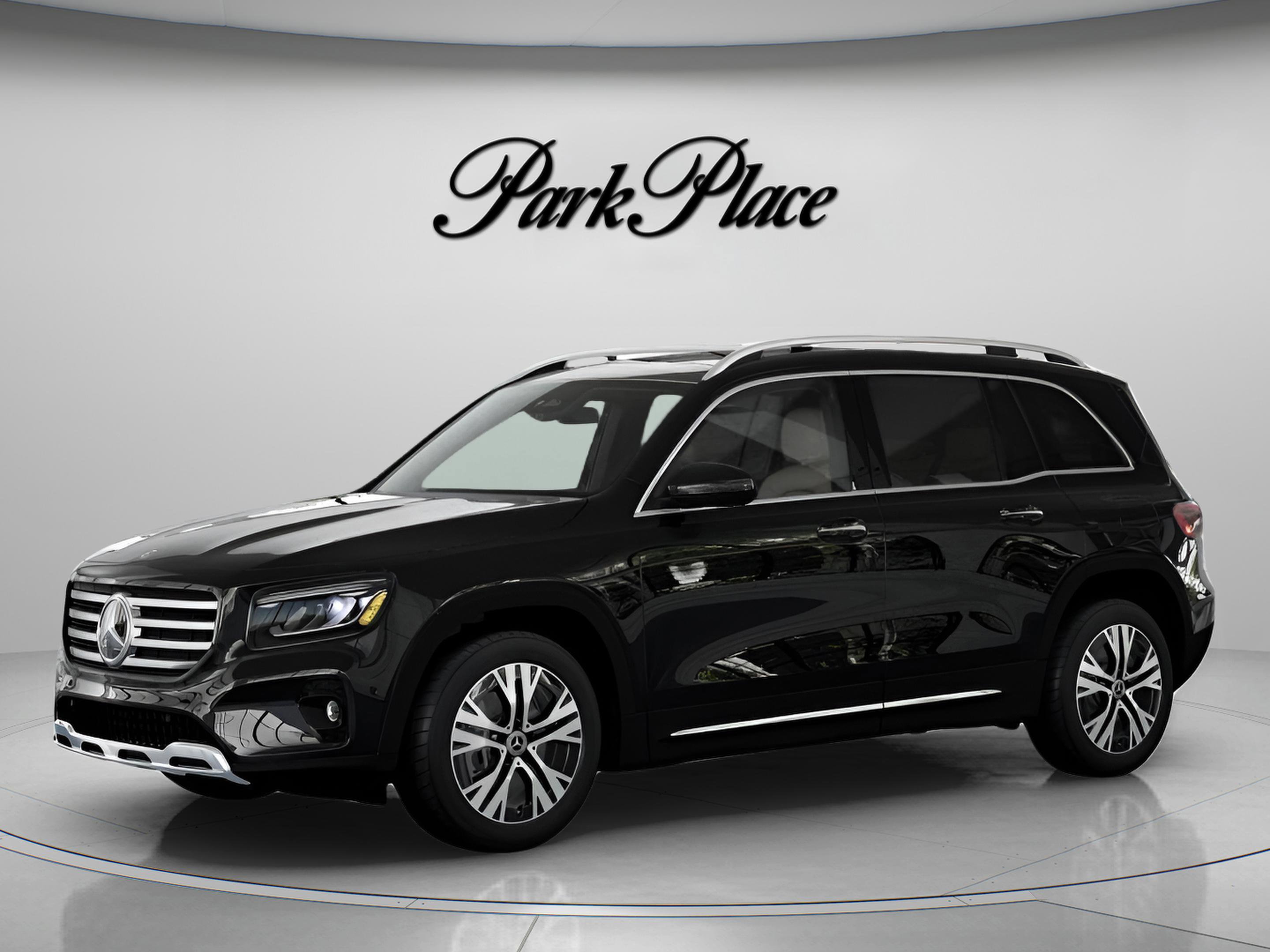 Used 2026 Mercedes-Benz GLB 250 image 2