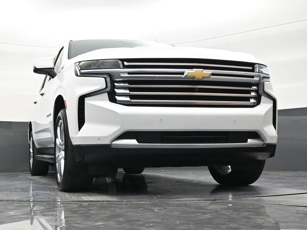 Used 2024 Chevrolet Suburban High Country w/ Advanced Technology Package RWD image 26