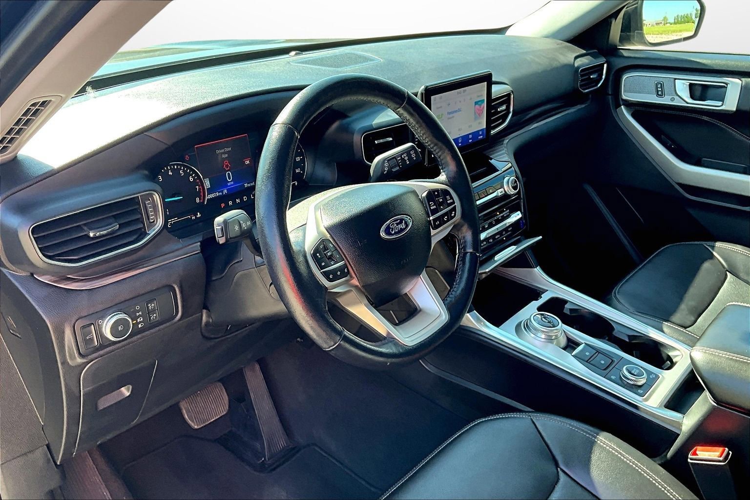 Used 2022 Ford Explorer Limited image 21