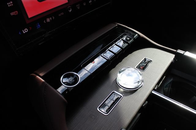 New 2027 Lincoln Navigator Reserve AWD/4WD image 15