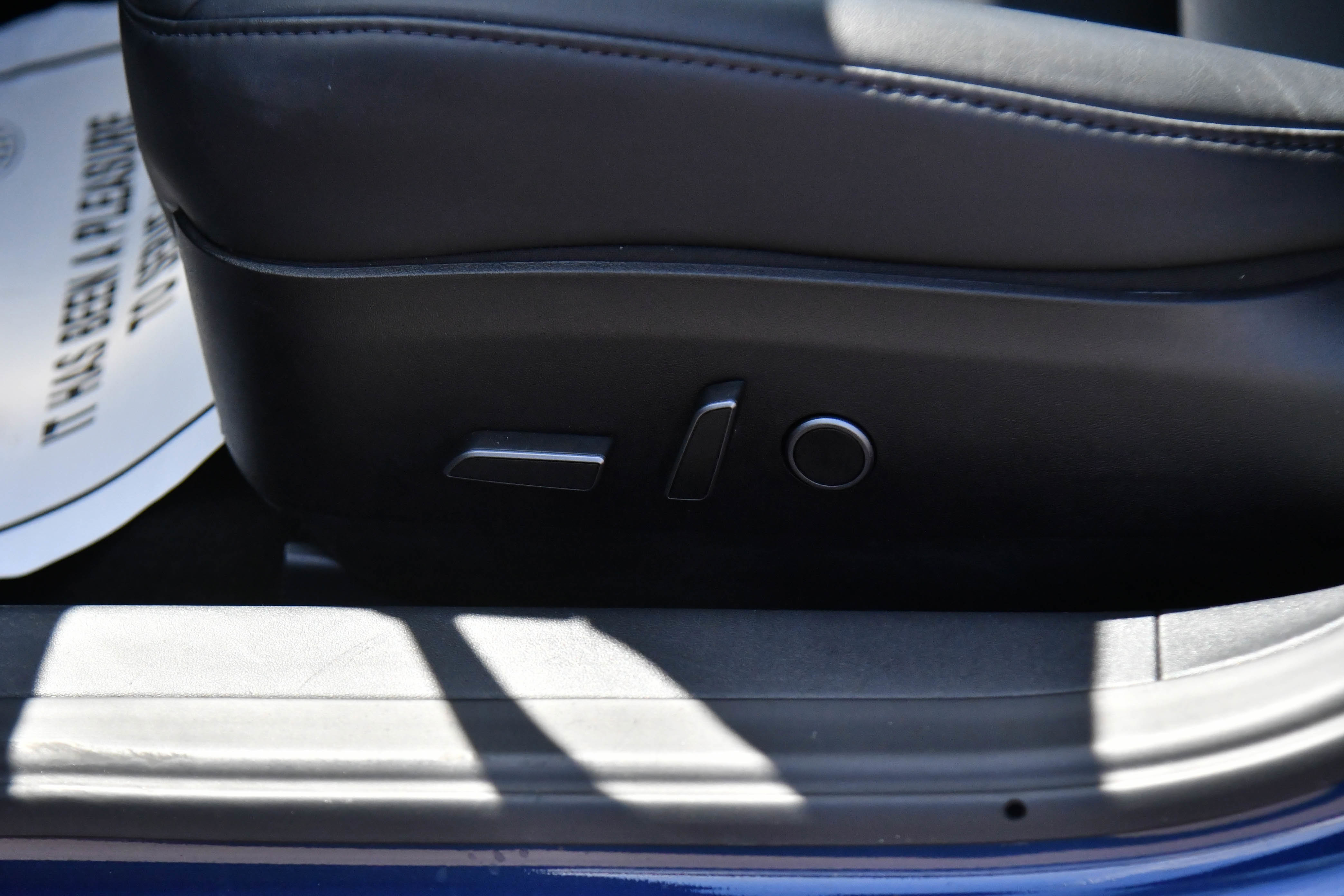 Used 2022 Tesla Model 3 Standard Range image 16