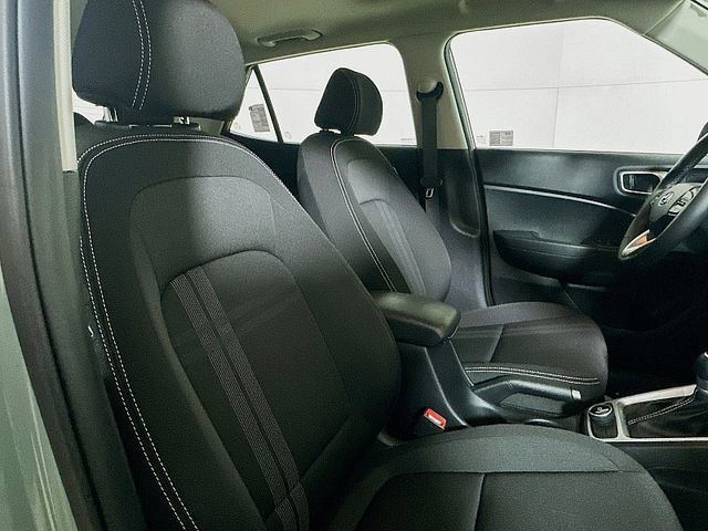 Certified 2025 Hyundai Venue SEL FWD image 22