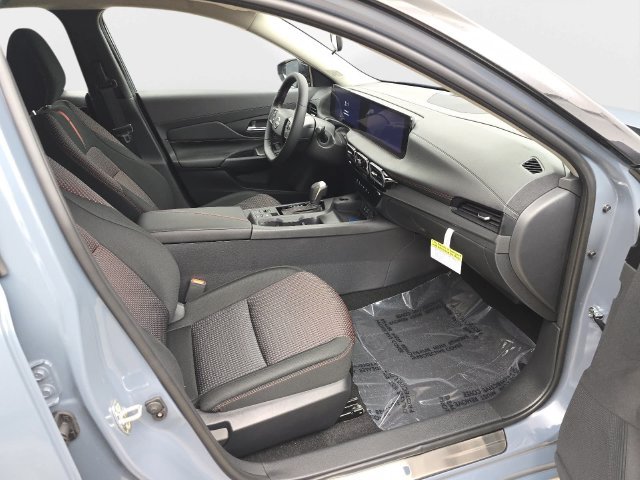 New 2027 Nissan Sentra SR w/ Floor Mat Package FWD image 39