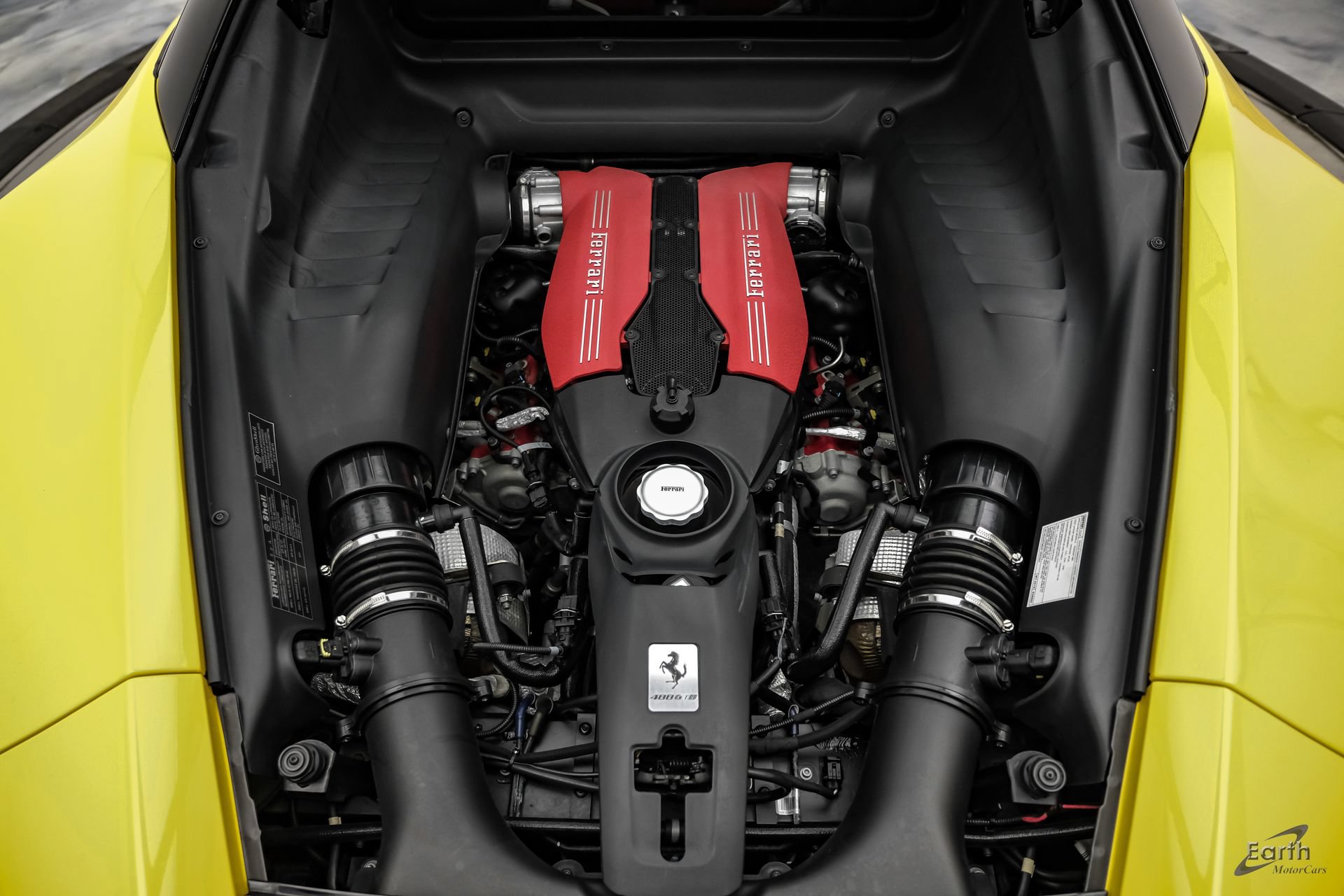 Used 2019 Ferrari 488 GTB RWD image 4