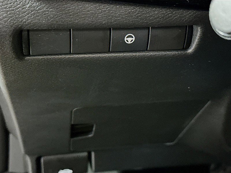 New 2026 Nissan Kicks SR w/ Cold Weather Package image 10