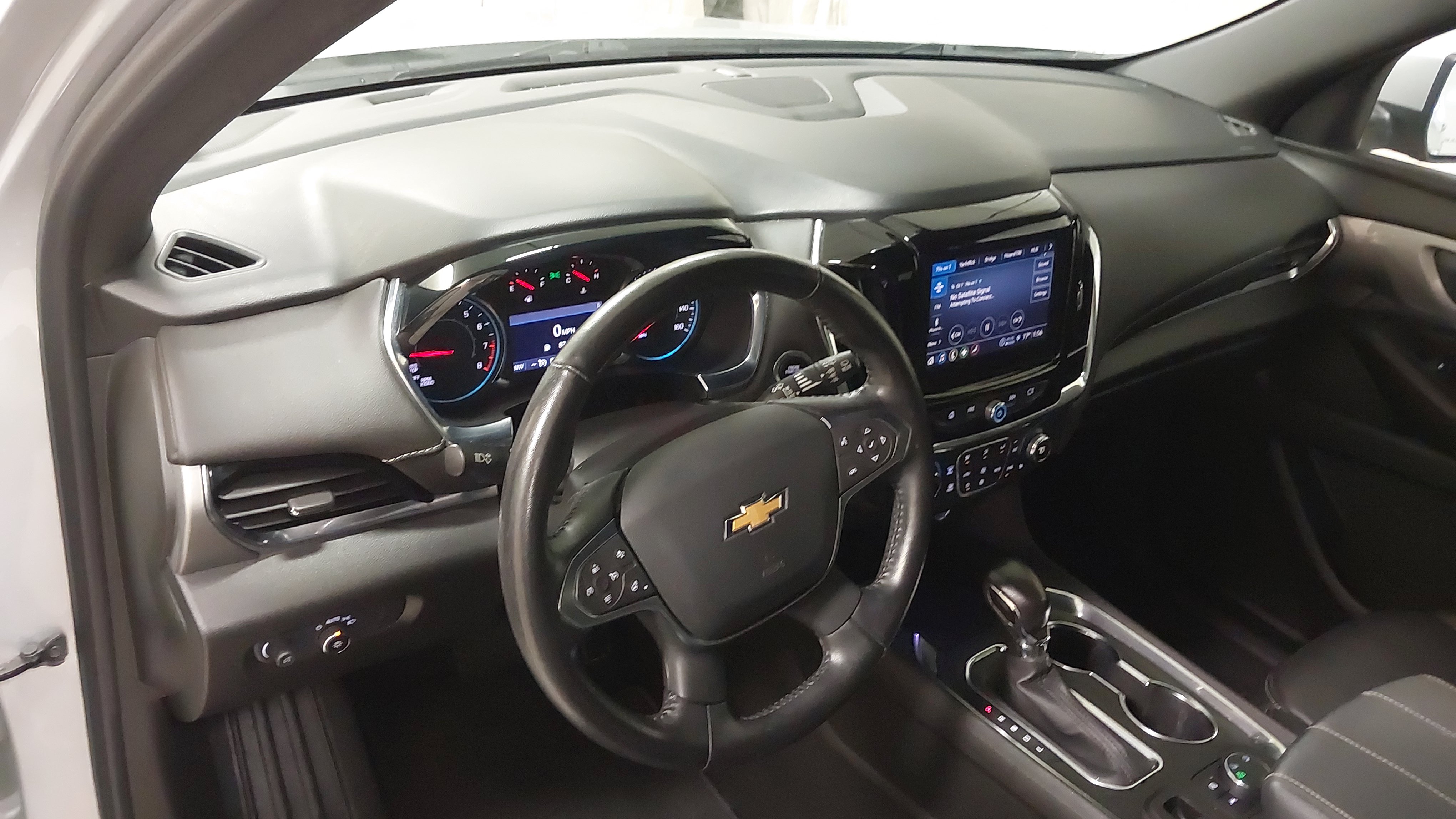 Certified 2022 Chevrolet Traverse LT w/ LPO, Cargo Package AWD/4WD image 17