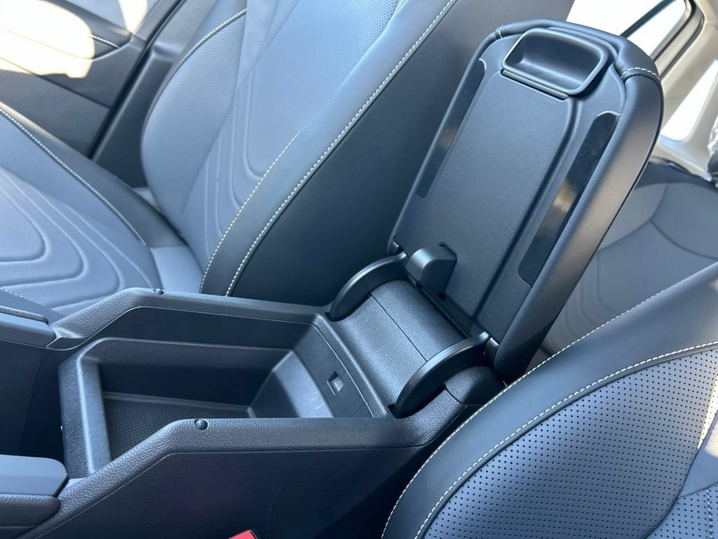 New 2026 Volkswagen Tiguan SE FWD image 39