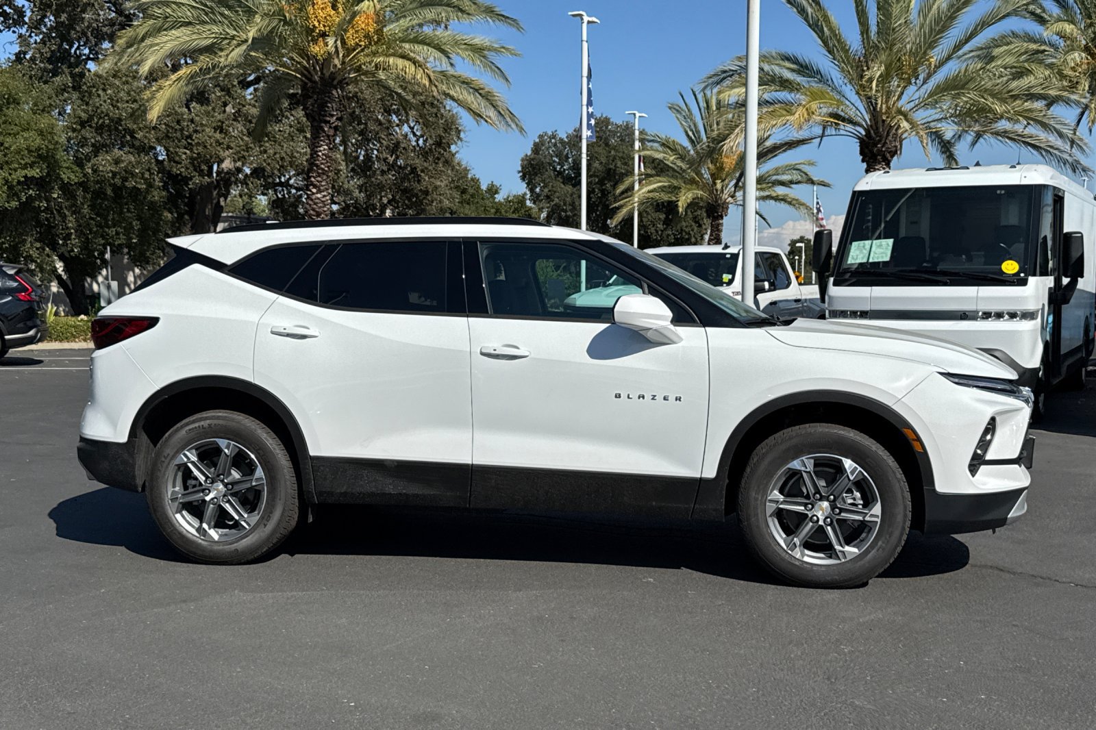 New 2026 Chevrolet Blazer LT w/ Convenience Package FWD image 2